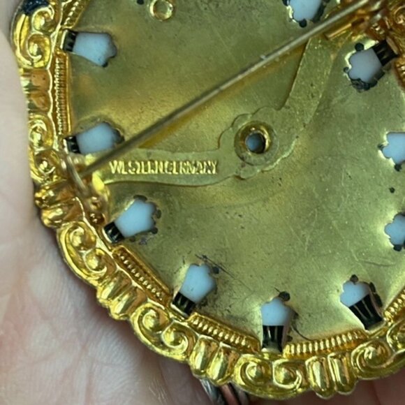 VTG 2" Oval Hand Painted Porcelain Woman Brass Brooch Signed Western Germany - Picture 10 of 12